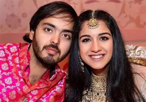 anant ambani dress price